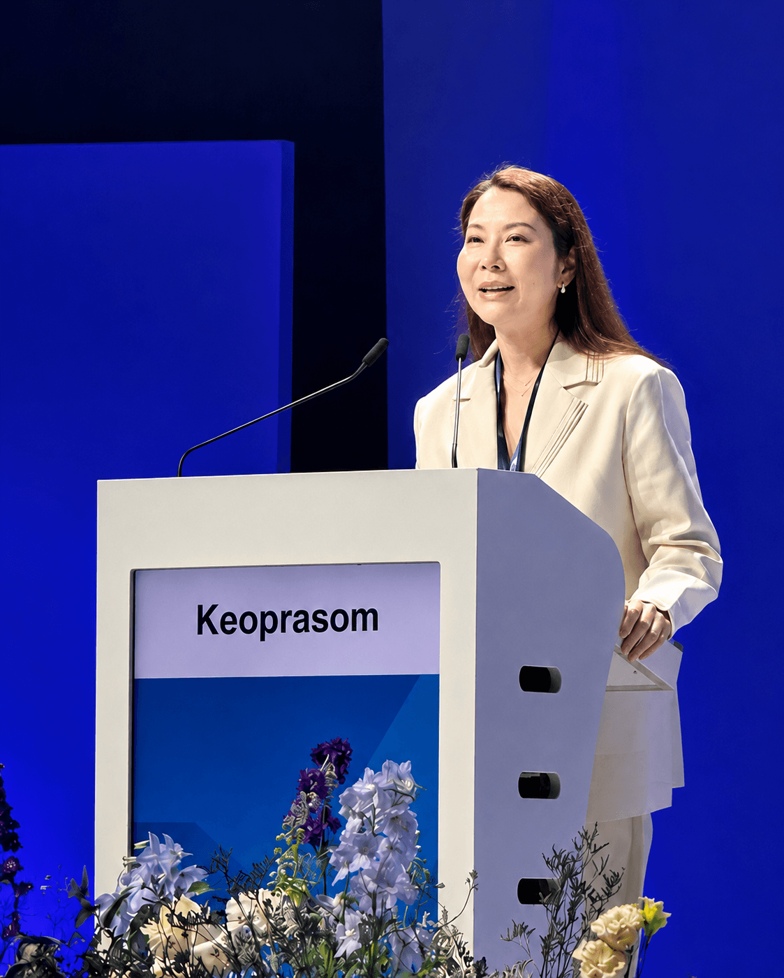 Dr. O, Nicha Keoprasom, M.D., is the first Thai and Asian female physician to be honored as a speaker in the role of EndoliftX® Expert for Asia-Pacific at the World EndoliftXpert Summit 2026.